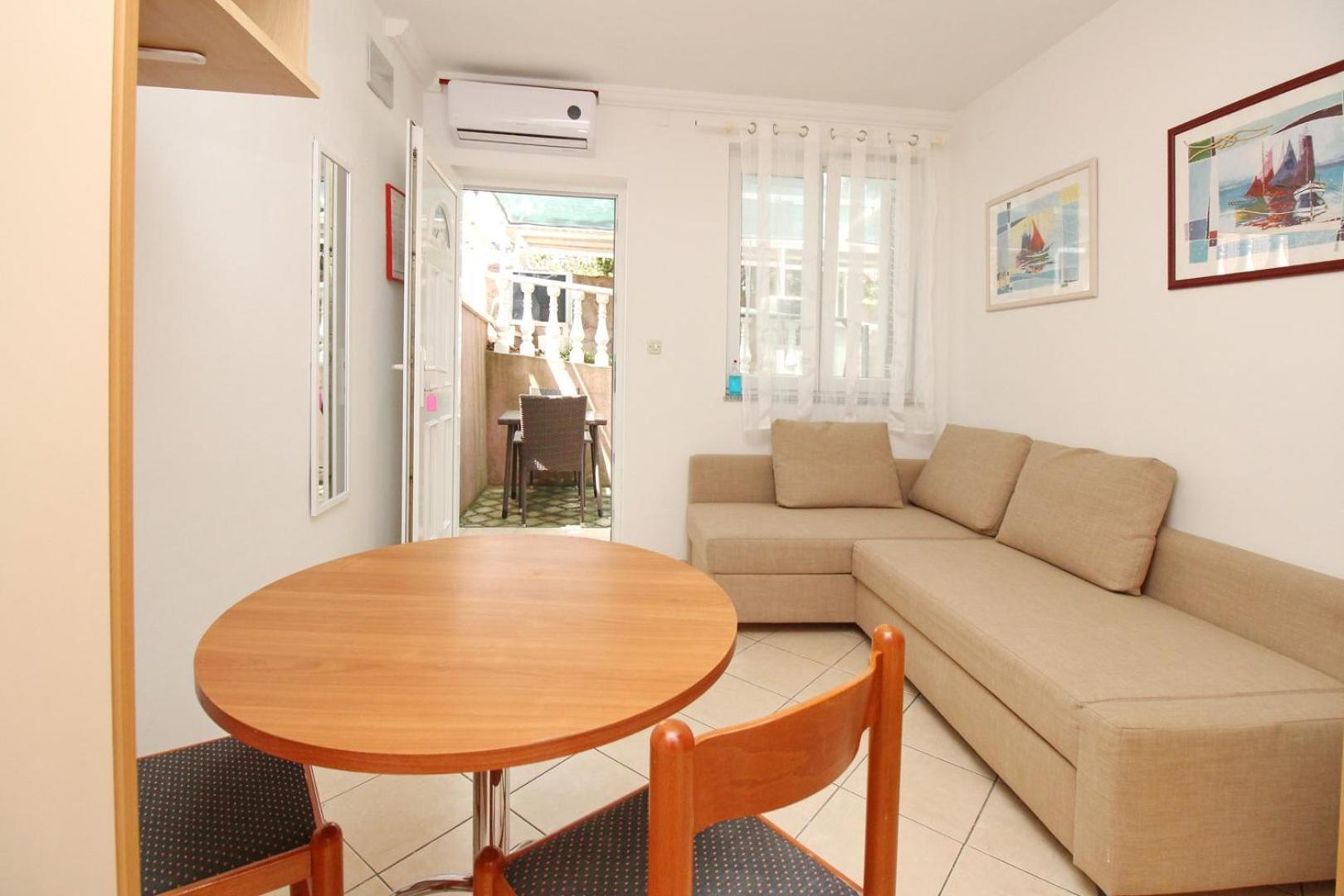 Apartments Lovincic Baska  Exterior photo